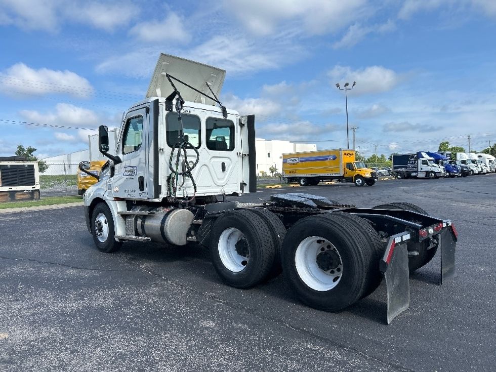 Day Cab Tractor-Heavy Duty Tractors-Freightliner-2021-T12664ST-La Vergne-TN-373,013\n\t\tmiles-$ 64,250 - Image 5