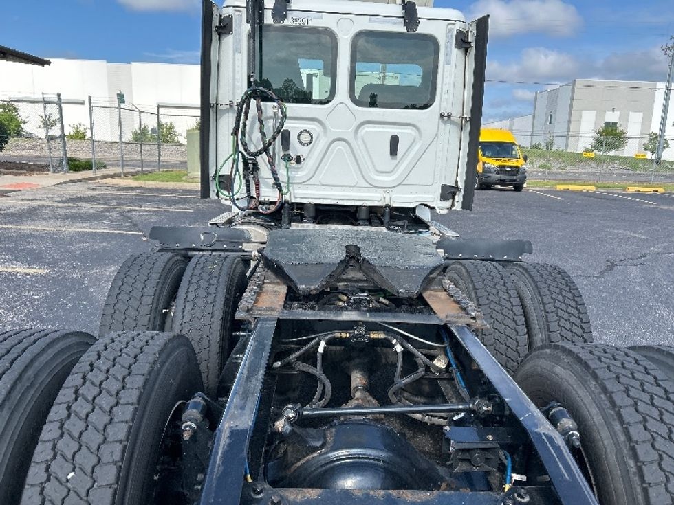 Day Cab Tractor-Heavy Duty Tractors-Freightliner-2021-T12664ST-La Vergne-TN-373,013\n\t\tmiles-$ 64,250 - Image 6