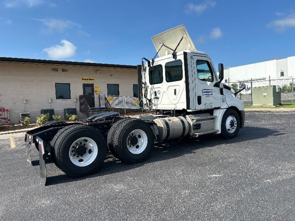 Day Cab Tractor-Heavy Duty Tractors-Freightliner-2021-T12664ST-La Vergne-TN-373,013\n\t\tmiles-$ 64,250 - Image 7