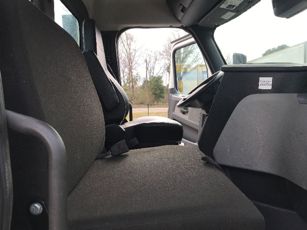 Day Cab Tractor-Heavy Duty Tractors-Freightliner-2021-T12664ST-Ladson-SC-154,346\n\t\tmiles-$ 73,250 - Image 12