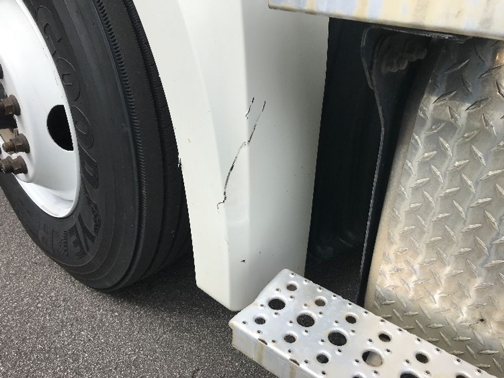 Day Cab Tractor-Heavy Duty Tractors-Freightliner-2021-T12664ST-Ladson-SC-154,346\n\t\tmiles-$ 73,250 - Image 15