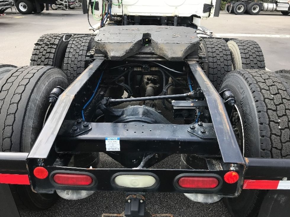 Day Cab Tractor-Heavy Duty Tractors-Freightliner-2021-T12664ST-Ladson-SC-154,346\n\t\tmiles-$ 73,250 - Image 4