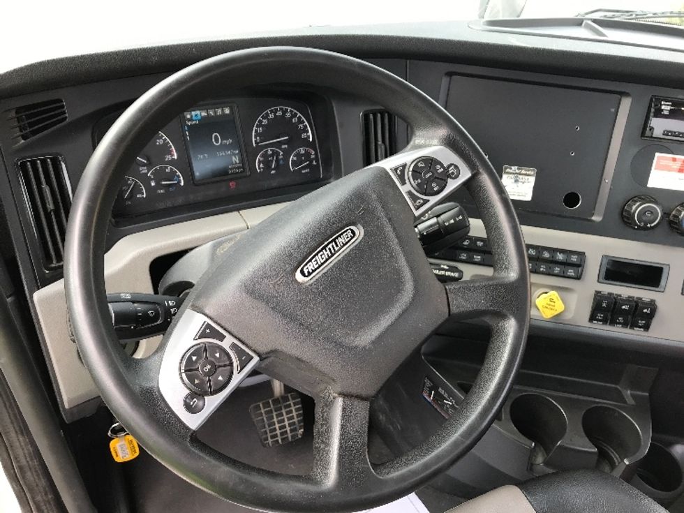 Day Cab Tractor-Heavy Duty Tractors-Freightliner-2021-T12664ST-Ladson-SC-154,346\n\t\tmiles-$ 73,250 - Image 9