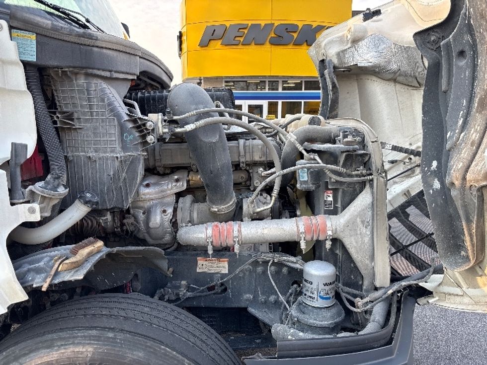 Day Cab Tractor-Heavy Duty Tractors-Freightliner-2021-T12664ST-Ladson-SC-226,345\n\t\tmiles-$ 68,500 - Image 15