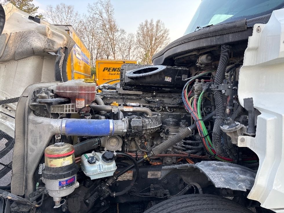 Day Cab Tractor-Heavy Duty Tractors-Freightliner-2021-T12664ST-Ladson-SC-226,345\n\t\tmiles-$ 68,500 - Image 16