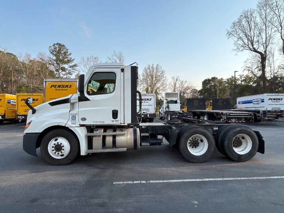 Day Cab Tractor-Heavy Duty Tractors-Freightliner-2021-T12664ST-Ladson-SC-226,345\n\t\tmiles-$ 68,500 - Image 4