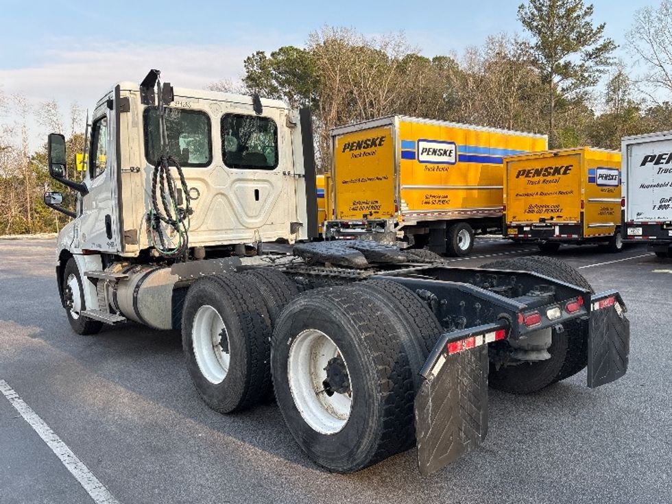 Day Cab Tractor-Heavy Duty Tractors-Freightliner-2021-T12664ST-Ladson-SC-226,345\n\t\tmiles-$ 68,500 - Image 5