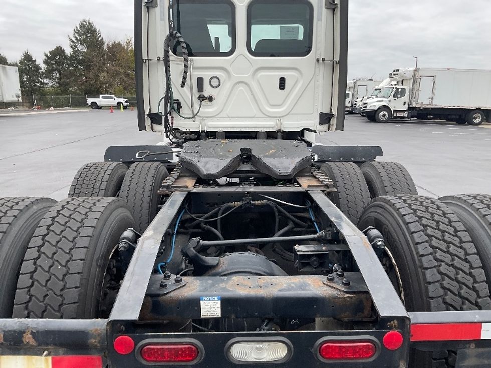 Day Cab Tractor-Heavy Duty Tractors-Freightliner-2021-T12664ST-Lancaster-PA-286,092\n\t\tmiles-$ 61,000 - Image 6