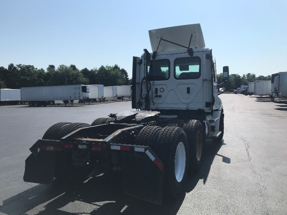Day Cab Tractor-Heavy Duty Tractors-Freightliner-2021-T12664ST-Lancaster-PA-294,577\n\t\tmiles-$ 61,750 - Image 7
