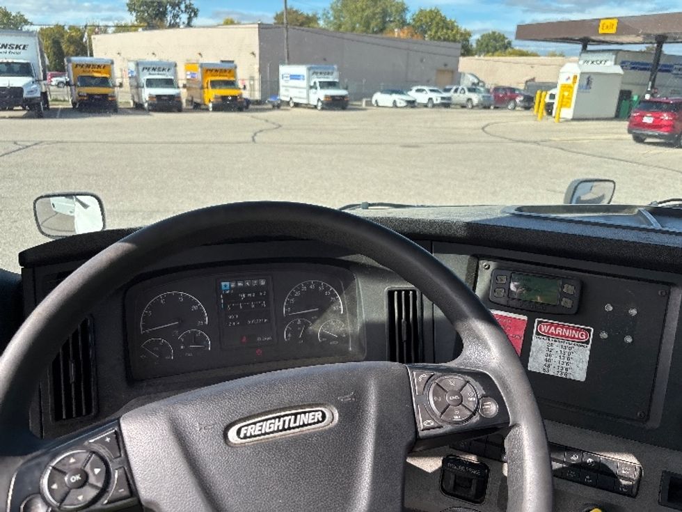 Day Cab Tractor-Heavy Duty Tractors-Freightliner-2021-T12664ST-Lansing-MI-609,624\n\t\tmiles-$ 30,500 - Image 11
