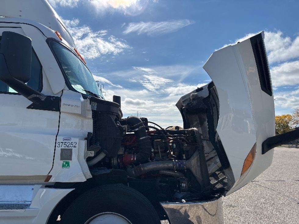 Day Cab Tractor-Heavy Duty Tractors-Freightliner-2021-T12664ST-Lansing-MI-609,624\n\t\tmiles-$ 30,500 - Image 15