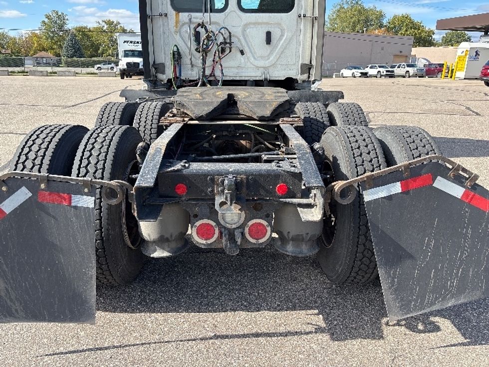 Day Cab Tractor-Heavy Duty Tractors-Freightliner-2021-T12664ST-Lansing-MI-609,624\n\t\tmiles-$ 30,500 - Image 6