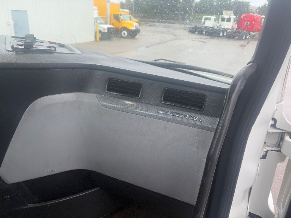 Day Cab Tractor-Heavy Duty Tractors-Freightliner-2021-T12664ST-Lansing-MI-696,890\n\t\tmiles-$ 26,750 - Image 13