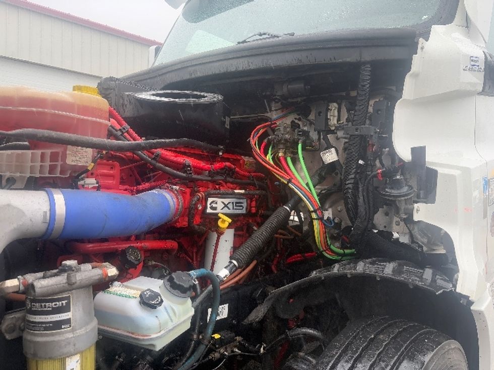 Day Cab Tractor-Heavy Duty Tractors-Freightliner-2021-T12664ST-Lansing-MI-696,890\n\t\tmiles-$ 26,750 - Image 16