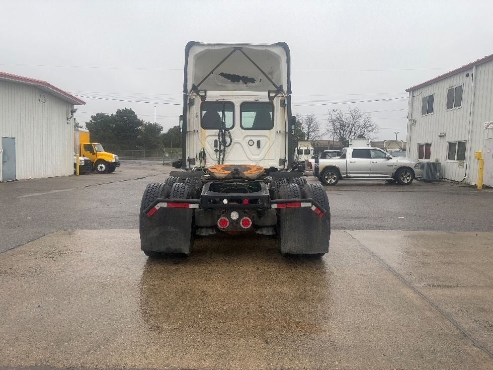 Day Cab Tractor-Heavy Duty Tractors-Freightliner-2021-T12664ST-Lansing-MI-696,890\n\t\tmiles-$ 26,750 - Image 6