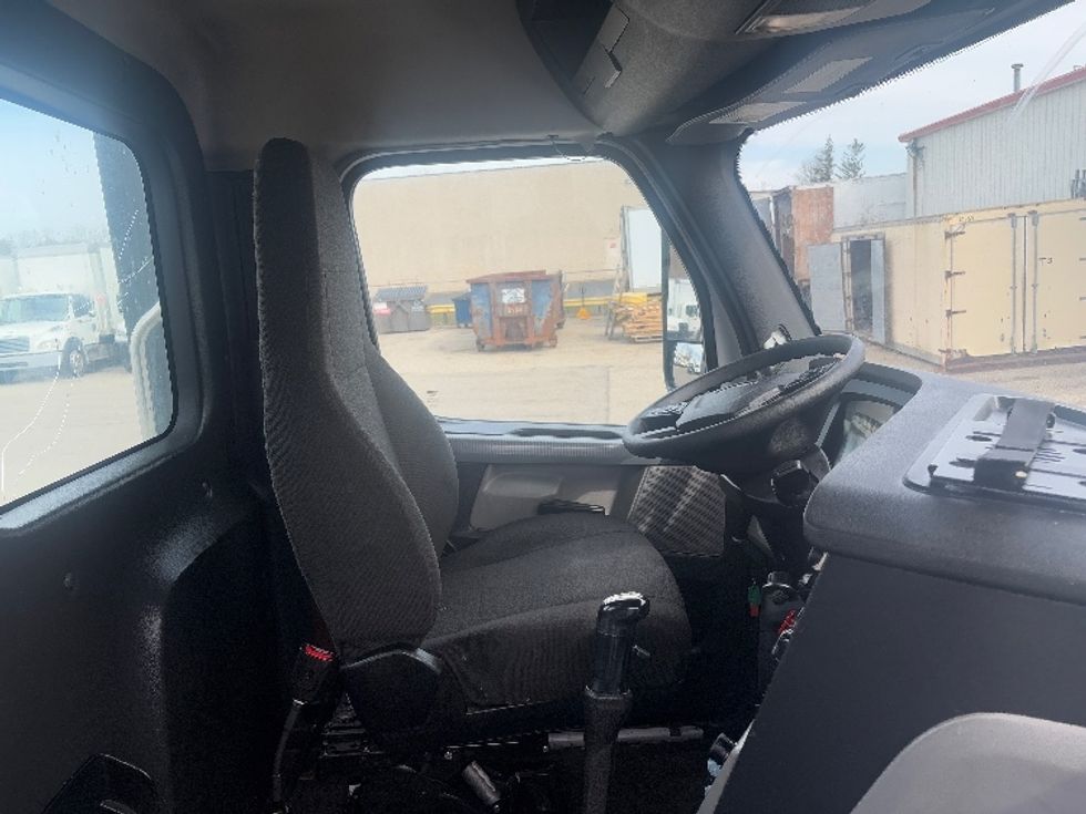 Day Cab Tractor-Heavy Duty Tractors-Freightliner-2021-T12664ST-Lansing-MI-697,804\n\t\tmiles-$ 26,250 - Image 14