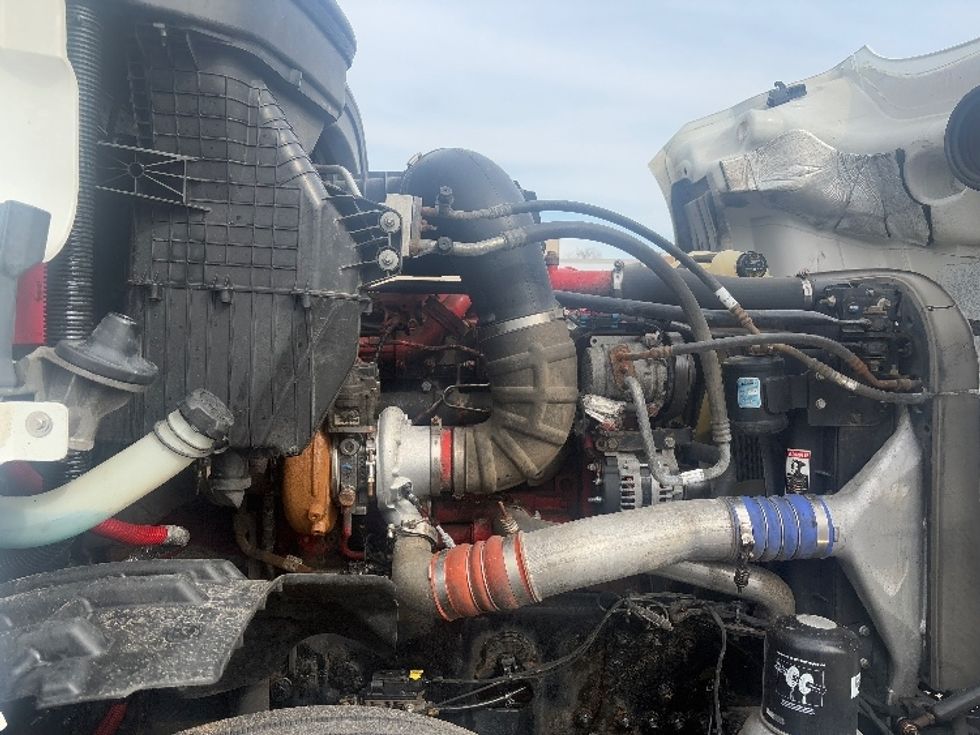 Day Cab Tractor-Heavy Duty Tractors-Freightliner-2021-T12664ST-Lansing-MI-697,804\n\t\tmiles-$ 26,250 - Image 15