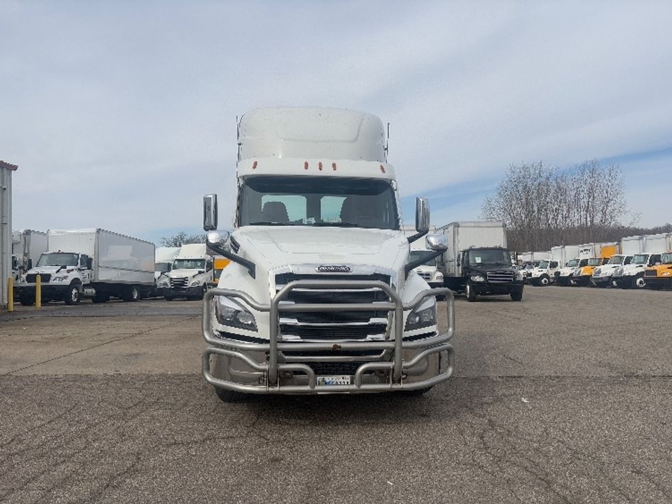 Day Cab Tractor-Heavy Duty Tractors-Freightliner-2021-T12664ST-Lansing-MI-697,804\n\t\tmiles-$ 26,250 - Image 2
