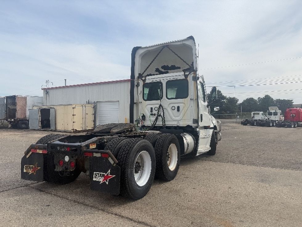 Day Cab Tractor-Heavy Duty Tractors-Freightliner-2021-T12664ST-Lansing-MI-697,804\n\t\tmiles-$ 26,250 - Image 7
