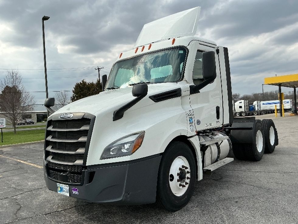 Day Cab Tractor-Heavy Duty Tractors-Freightliner-2021-T12664ST-Lexington-KY-309,378\n\t\tmiles-$ 65,750 - Image 3