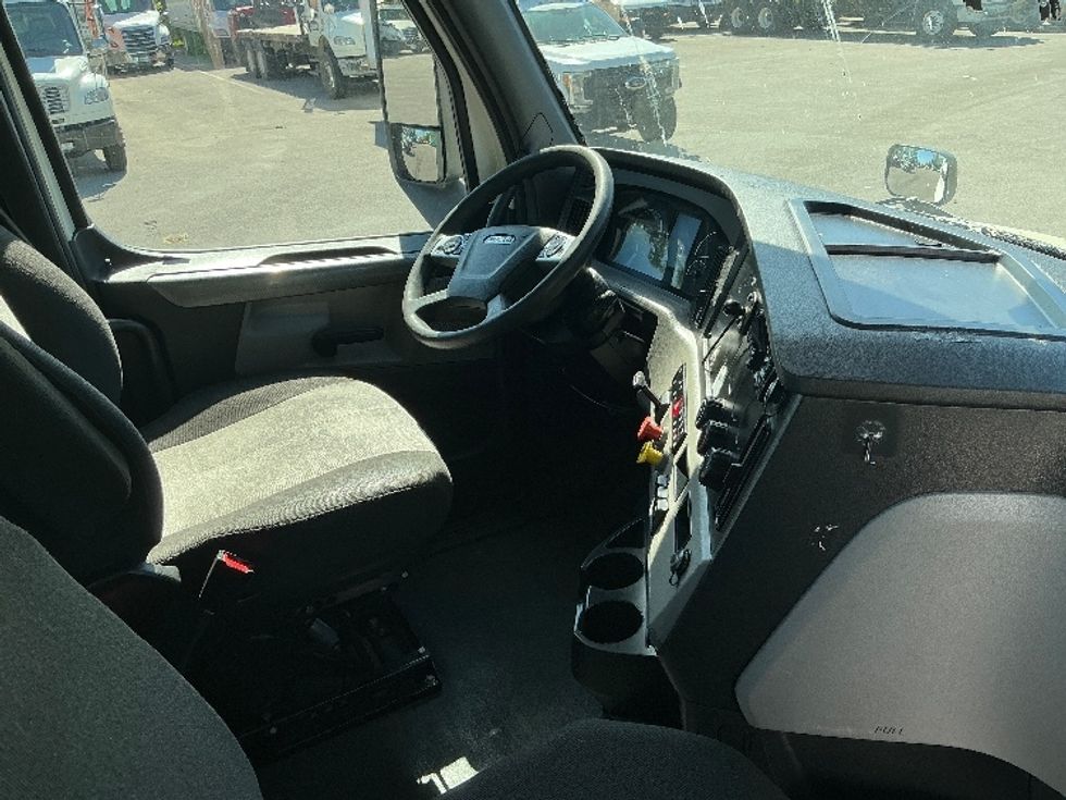 Day Cab Tractor-Heavy Duty Tractors-Freightliner-2021-T12664ST-Lexington-KY-498,665\n\t\tmiles-$ 49,250 - Image 14