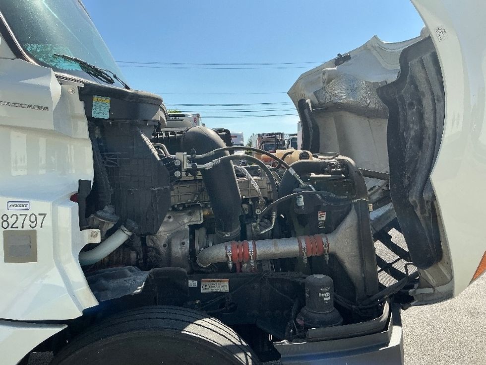 Day Cab Tractor-Heavy Duty Tractors-Freightliner-2021-T12664ST-Lexington-KY-498,665\n\t\tmiles-$ 49,250 - Image 15