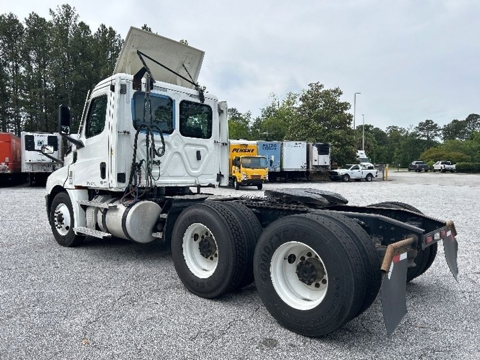 Day Cab Tractor-Heavy Duty Tractors-Freightliner-2021-T12664ST-Lexington-SC-229,632\n\t\tmiles-$ 69,250 - Image 5