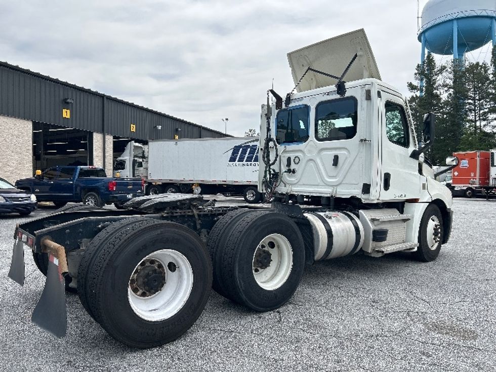 Day Cab Tractor-Heavy Duty Tractors-Freightliner-2021-T12664ST-Lexington-SC-229,632\n\t\tmiles-$ 69,250 - Image 7