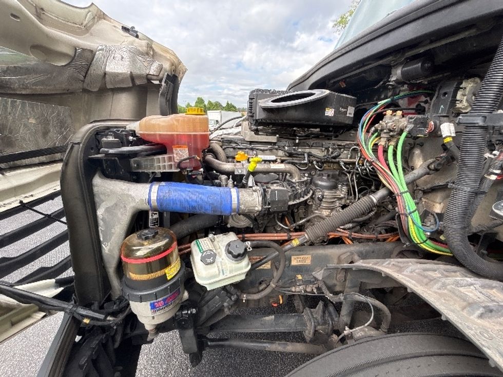 Day Cab Tractor-Heavy Duty Tractors-Freightliner-2021-T12664ST-Lithia Springs-GA-592,012\n\t\tmiles-$ 35,500 - Image 16
