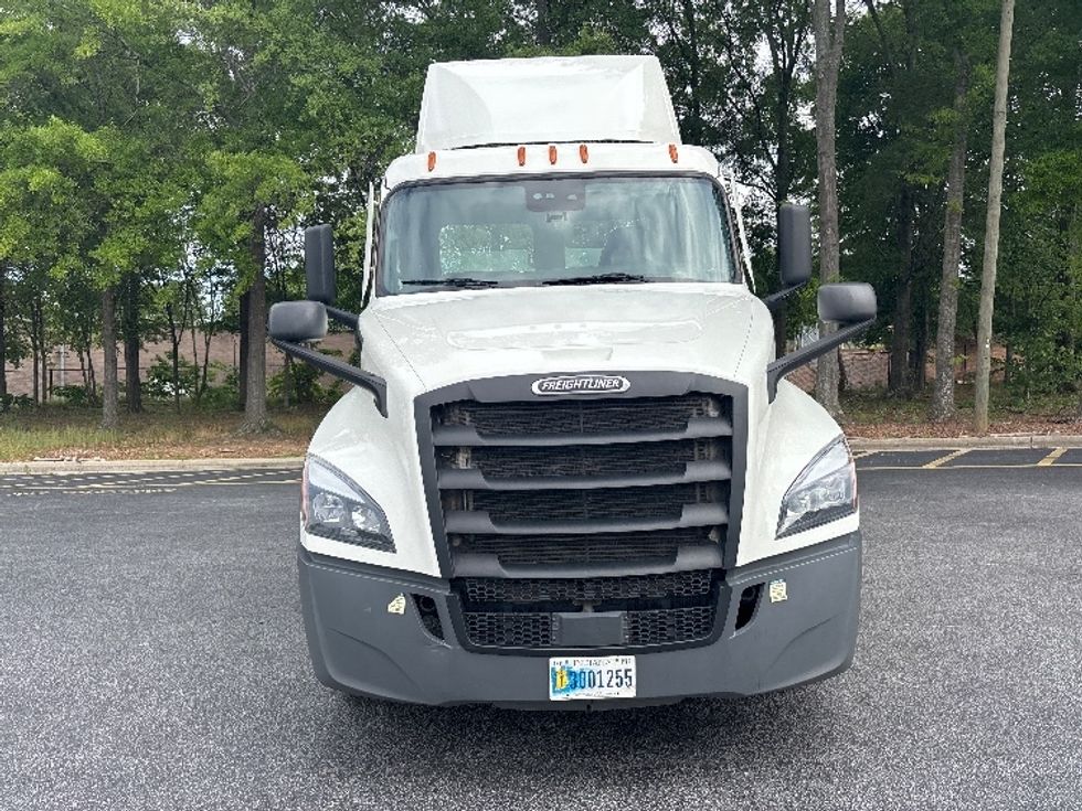 Day Cab Tractor-Heavy Duty Tractors-Freightliner-2021-T12664ST-Lithia Springs-GA-592,012\n\t\tmiles-$ 35,500 - Image 2