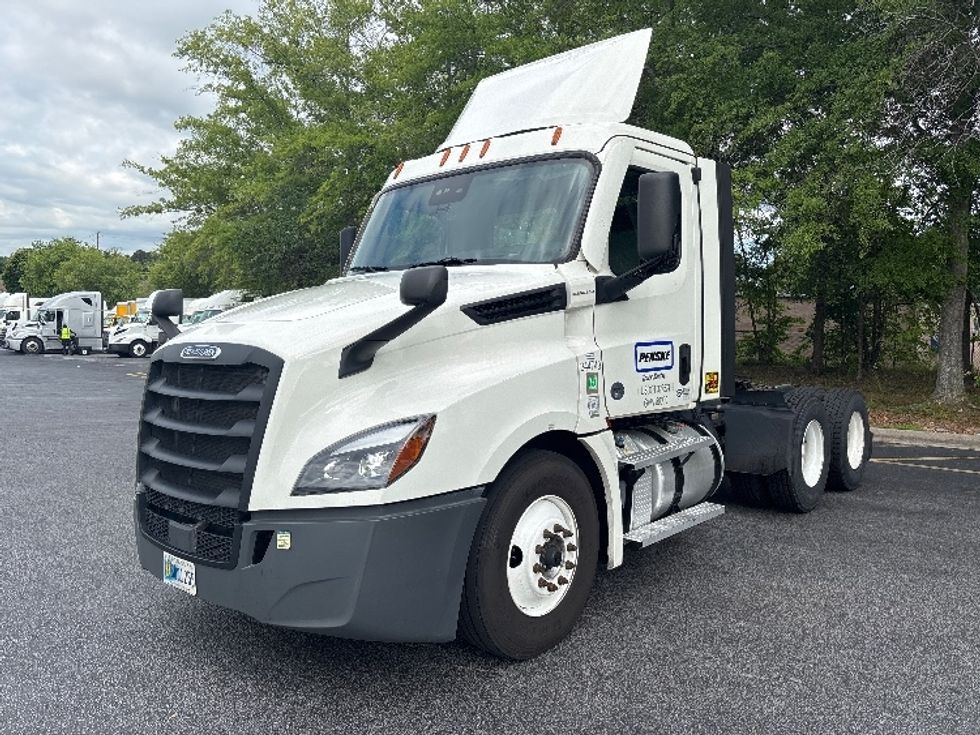 Day Cab Tractor-Heavy Duty Tractors-Freightliner-2021-T12664ST-Lithia Springs-GA-592,012\n\t\tmiles-$ 35,500 - Image 3