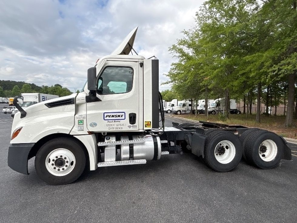 Day Cab Tractor-Heavy Duty Tractors-Freightliner-2021-T12664ST-Lithia Springs-GA-592,012\n\t\tmiles-$ 35,500 - Image 4
