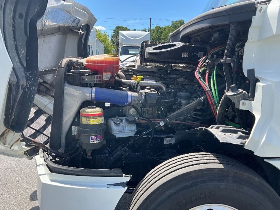 Day Cab Tractor-Heavy Duty Tractors-Freightliner-2021-T12664ST-London-ON-413,645\n\t\tkm-$ 85,000 - Image 16