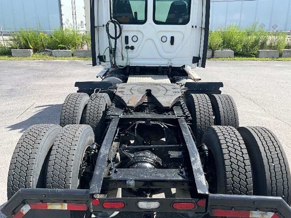 Day Cab Tractor-Heavy Duty Tractors-Freightliner-2021-T12664ST-London-ON-413,645\n\t\tkm-$ 85,000 - Image 6