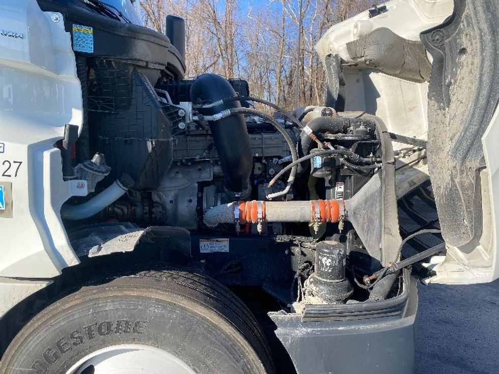 Day Cab Tractor-Heavy Duty Tractors-Freightliner-2021-T12664ST-Louisville-KY-356,052\n\t\tmiles-$ 70,500 - Image 15