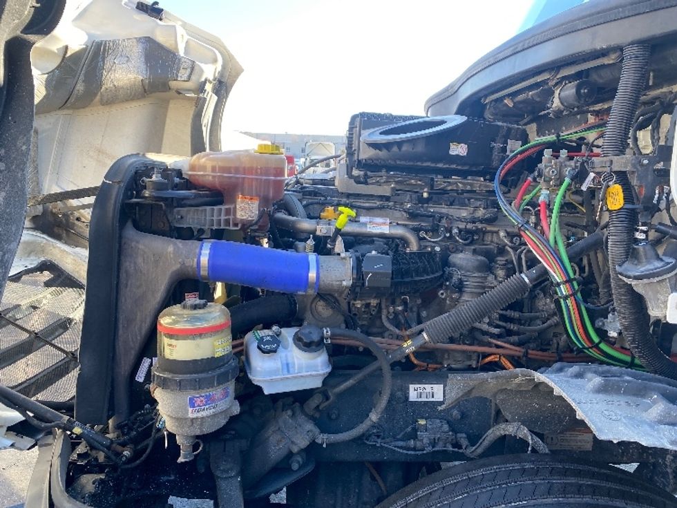 Day Cab Tractor-Heavy Duty Tractors-Freightliner-2021-T12664ST-Louisville-KY-356,052\n\t\tmiles-$ 70,500 - Image 16