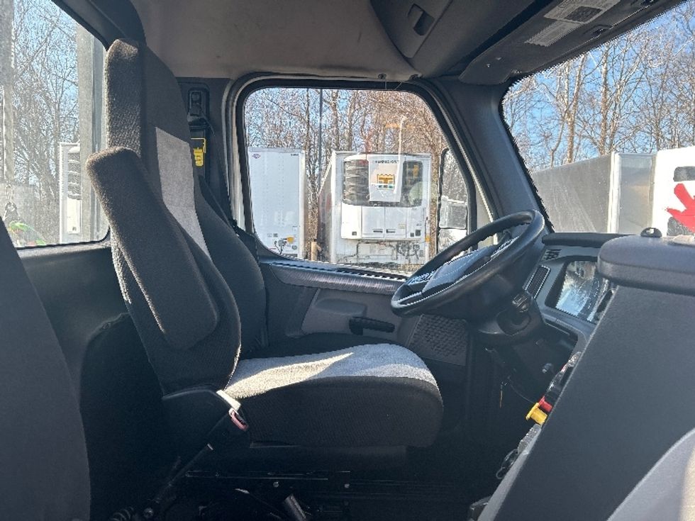 Day Cab Tractor-Heavy Duty Tractors-Freightliner-2021-T12664ST-Louisville-KY-520,612\n\t\tmiles-$ 44,250 - Image 14