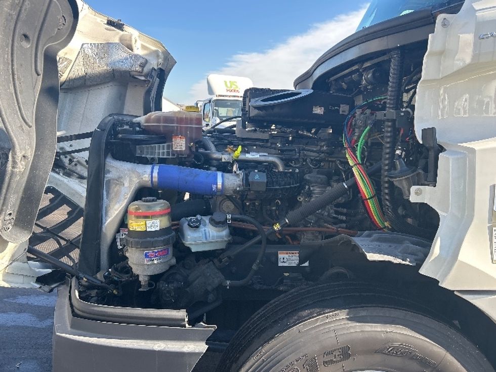 Day Cab Tractor-Heavy Duty Tractors-Freightliner-2021-T12664ST-Louisville-KY-520,612\n\t\tmiles-$ 44,250 - Image 16