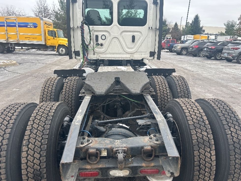 Day Cab Tractor-Heavy Duty Tractors-Freightliner-2021-T12664ST-Louisville-KY-545,197\n\t\tmiles-$ 41,750 - Image 6