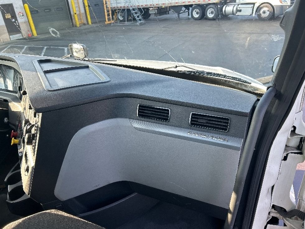 Day Cab Tractor-Heavy Duty Tractors-Freightliner-2021-T12664ST-Louisville-KY-547,452\n\t\tmiles-$ 41,500 - Image 13