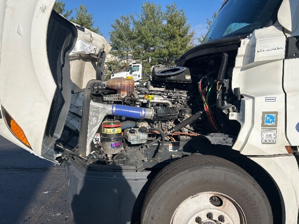 Day Cab Tractor-Heavy Duty Tractors-Freightliner-2021-T12664ST-Louisville-KY-547,452\n\t\tmiles-$ 41,500 - Image 16