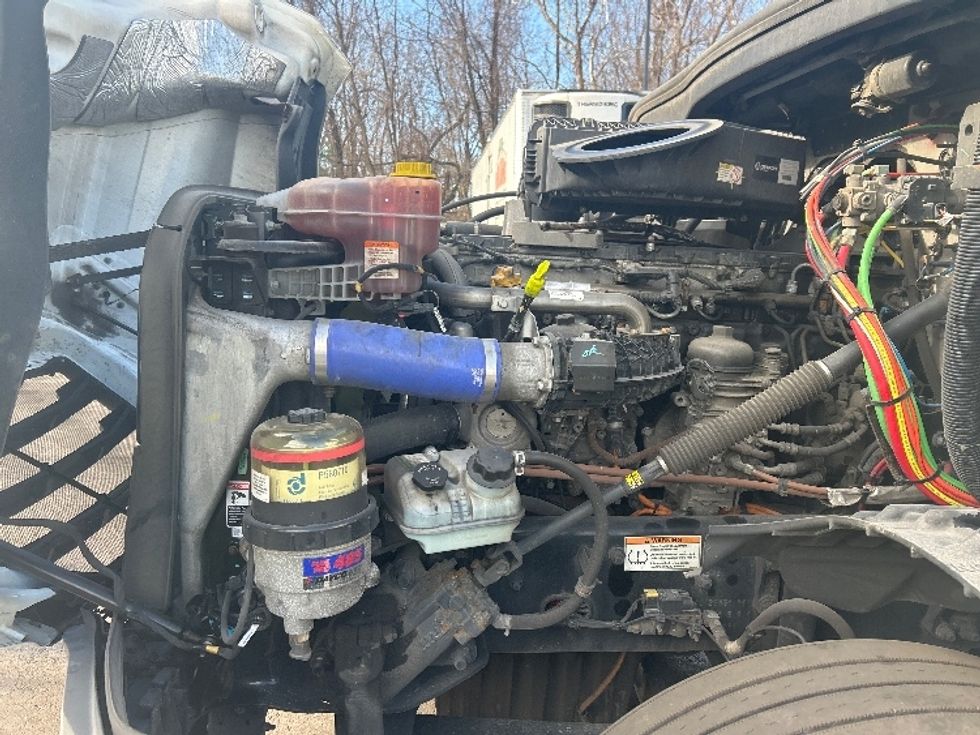 Day Cab Tractor-Heavy Duty Tractors-Freightliner-2021-T12664ST-Louisville-KY-551,902\n\t\tmiles-$ 41,250 - Image 15