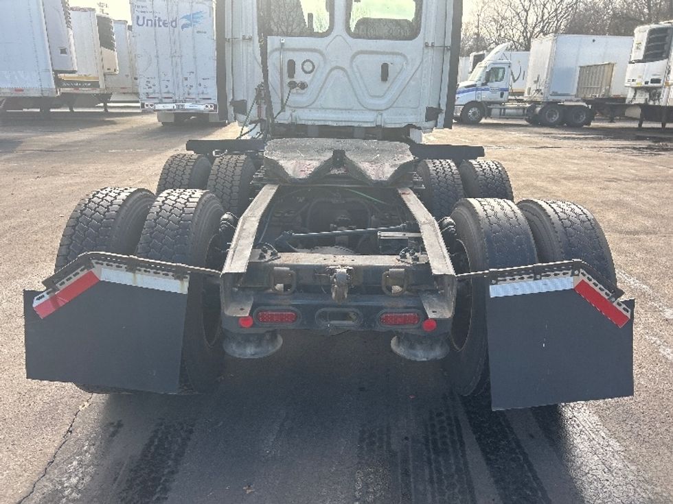 Day Cab Tractor-Heavy Duty Tractors-Freightliner-2021-T12664ST-Louisville-KY-551,902\n\t\tmiles-$ 41,250 - Image 6