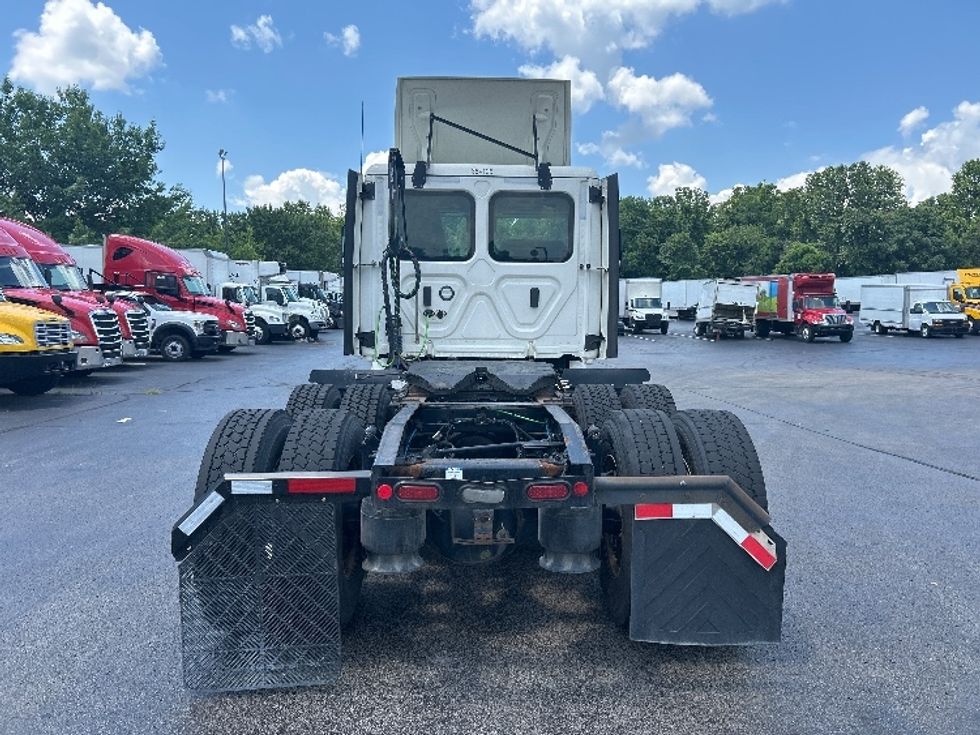 Day Cab Tractor-Heavy Duty Tractors-Freightliner-2021-T12664ST-Louisville-KY-553,545\n\t\tmiles-$ 43,750 - Image 6