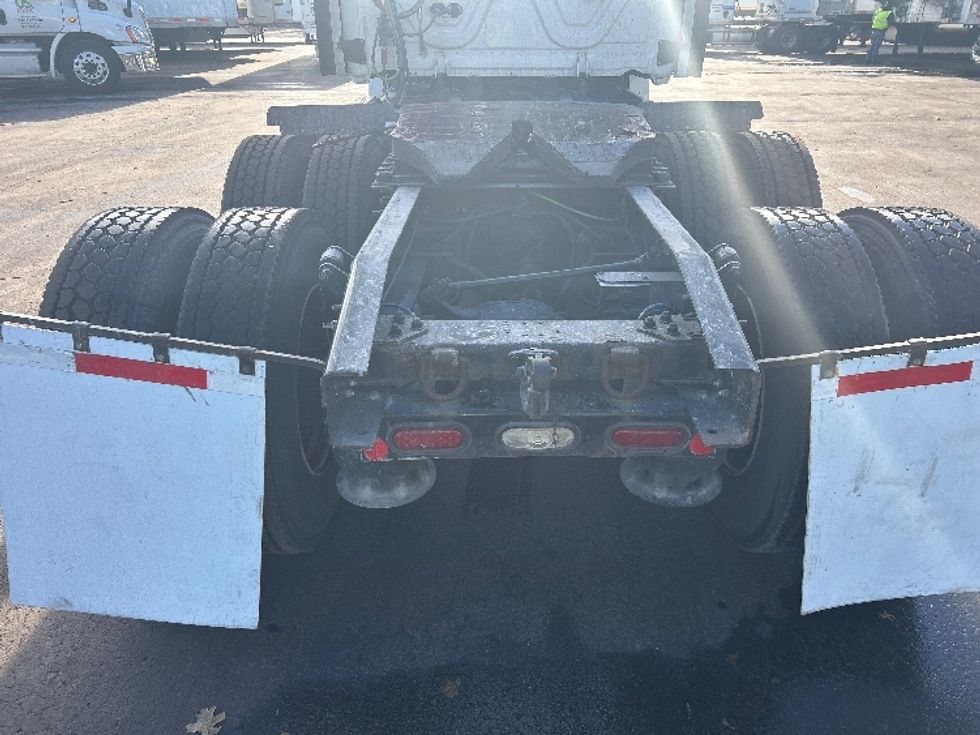 Day Cab Tractor-Heavy Duty Tractors-Freightliner-2021-T12664ST-Louisville-KY-642,919\n\t\tmiles-$ 27,250 - Image 6