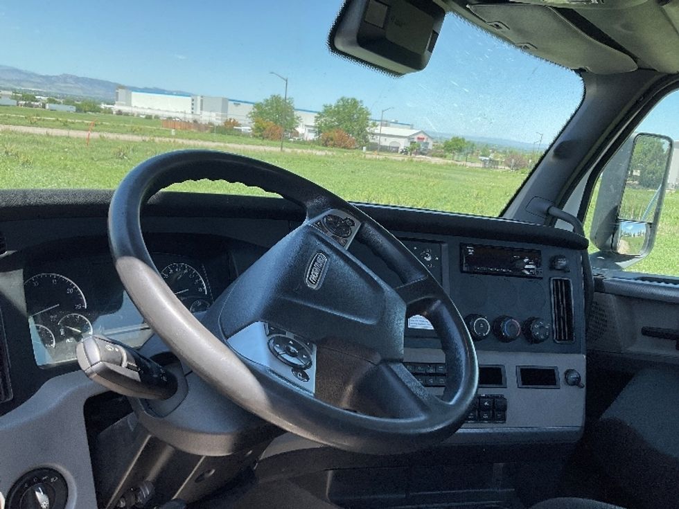 Day Cab Tractor-Heavy Duty Tractors-Freightliner-2021-T12664ST-Loveland-CO-286,407\n\t\tmiles-$ 62,250 - Image 10