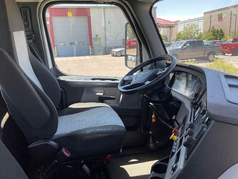 Day Cab Tractor-Heavy Duty Tractors-Freightliner-2021-T12664ST-Loveland-CO-286,407\n\t\tmiles-$ 62,250 - Image 14
