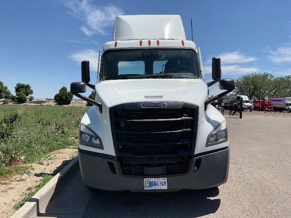 Day Cab Tractor-Heavy Duty Tractors-Freightliner-2021-T12664ST-Loveland-CO-286,407\n\t\tmiles-$ 62,250 - Image 2