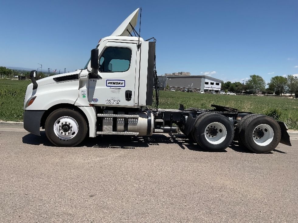 Day Cab Tractor-Heavy Duty Tractors-Freightliner-2021-T12664ST-Loveland-CO-286,407\n\t\tmiles-$ 62,250 - Image 4