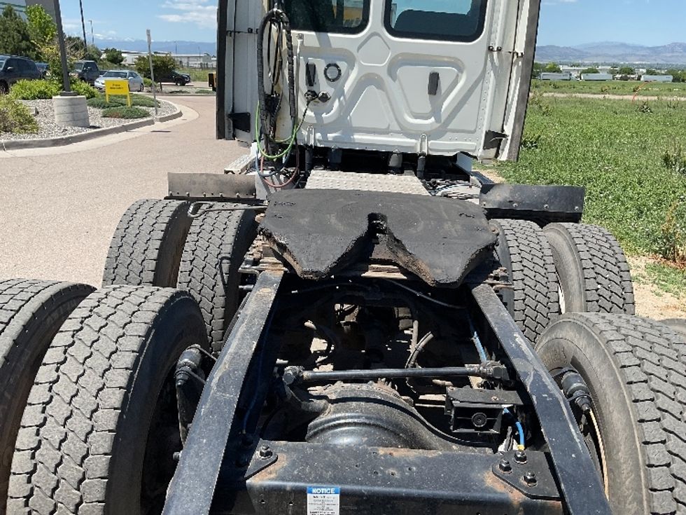 Day Cab Tractor-Heavy Duty Tractors-Freightliner-2021-T12664ST-Loveland-CO-286,407\n\t\tmiles-$ 62,250 - Image 6